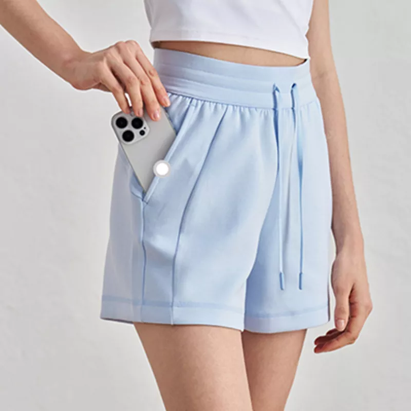 Loose-Fit Simplified Quarter-Length Yoga Pants